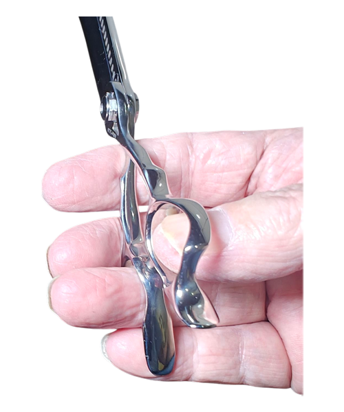 How to Hold Dog Grooming Scissors Correctly to Prevent Hand and Wrist Injuries